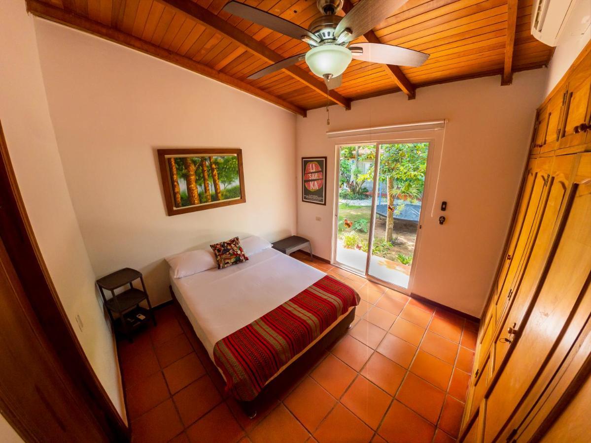 Отель Portoazul Casa De Playa Пуэрто-Коломбия Экстерьер фото